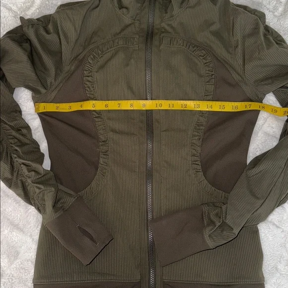 Lululemon Dance studio jacket III reversible w/ hood, women’s Jacket size 8. - Picture 10 of 11